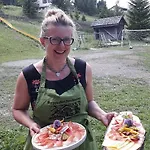 Konukevi Berggasthof Steckholzer 3*